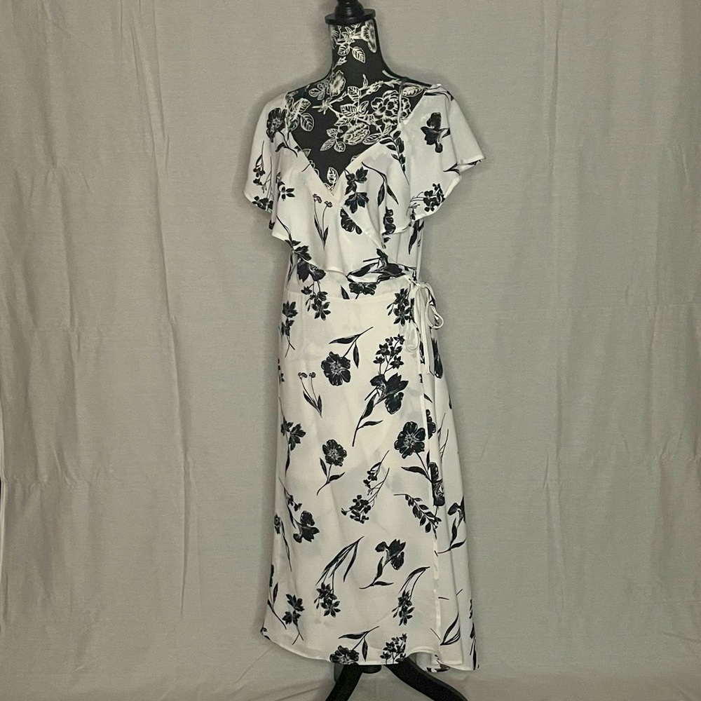 Black and White Floral off the Shoulder Maxi Dress